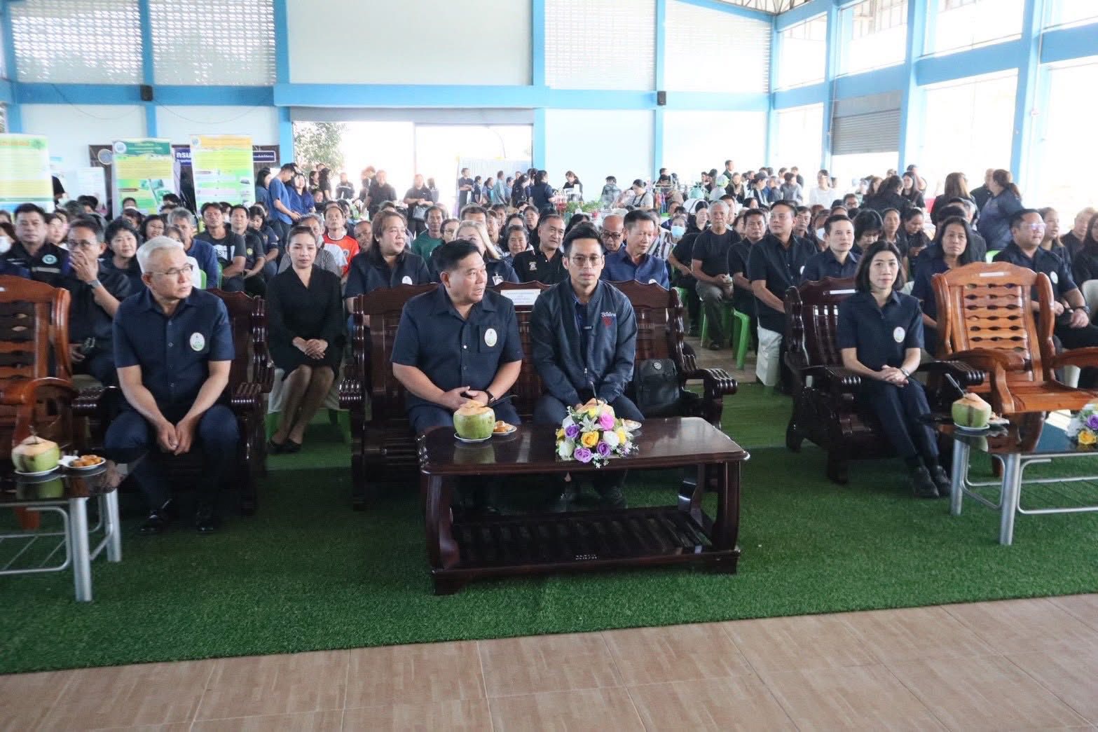 title - ส.ป.ก.อ่างทองเข้าร่วมโครงการคลินิกเกษตรเคลื่อนที่ ในพระราชานุเคราะห์ สมเด็จพระบรมโอรสาธิราชฯ สยามมกุฎราชกุมาร ไตรมาสที่ 1